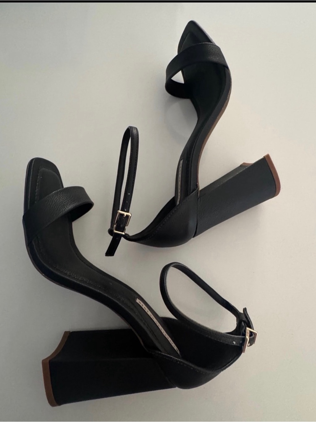 New Black Leather Block Heel Ankle-Strap Sandals Heels Size 6 Resort Versatile